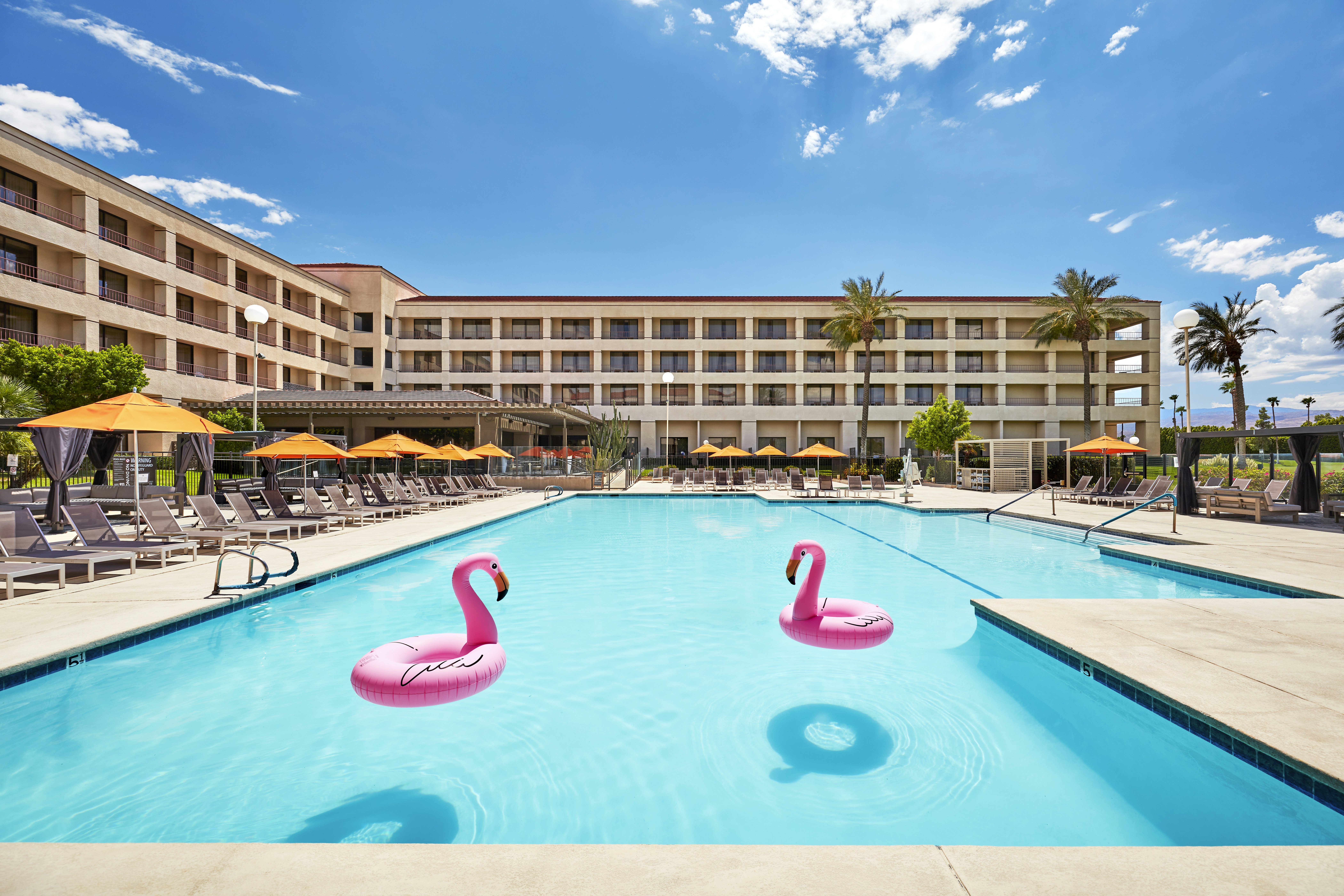 Doubletree By Hilton Golf Resort Palm Springs 32/81