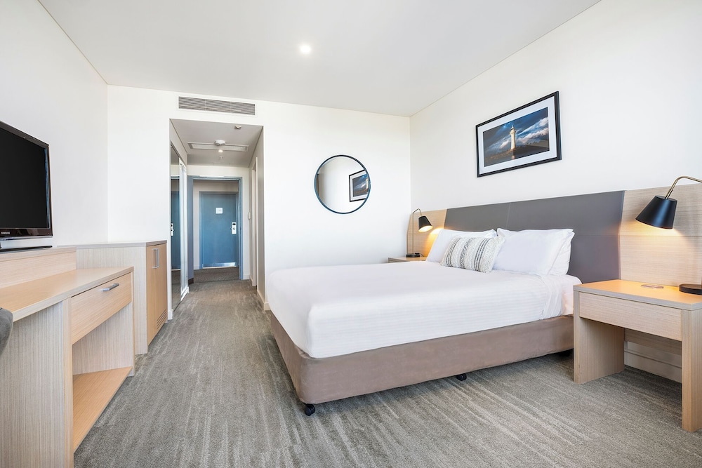 DELUXE, QUEEN BED