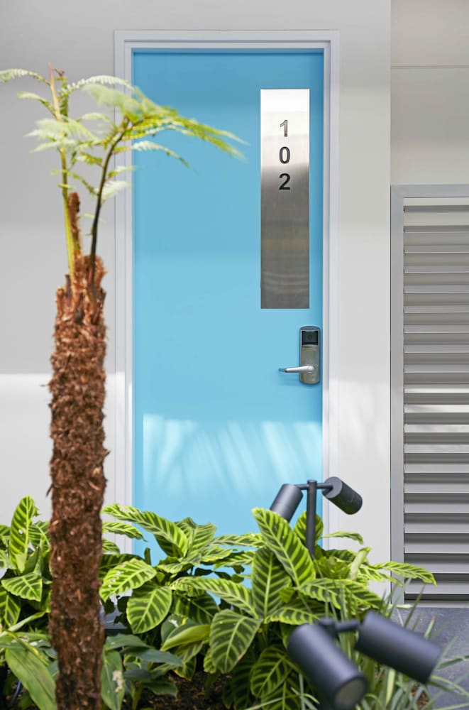 VERIU SUITES CAMPERDOWN 16/54