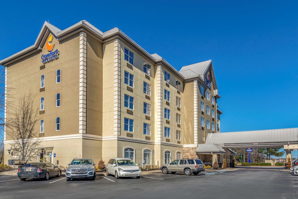 Comfort Inn & Suites Near Six Flags GA 3/38