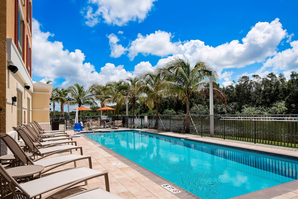 TOWNEPLACE SUITES BY MARRIOTT FORT MYERS ESTERO 46/50