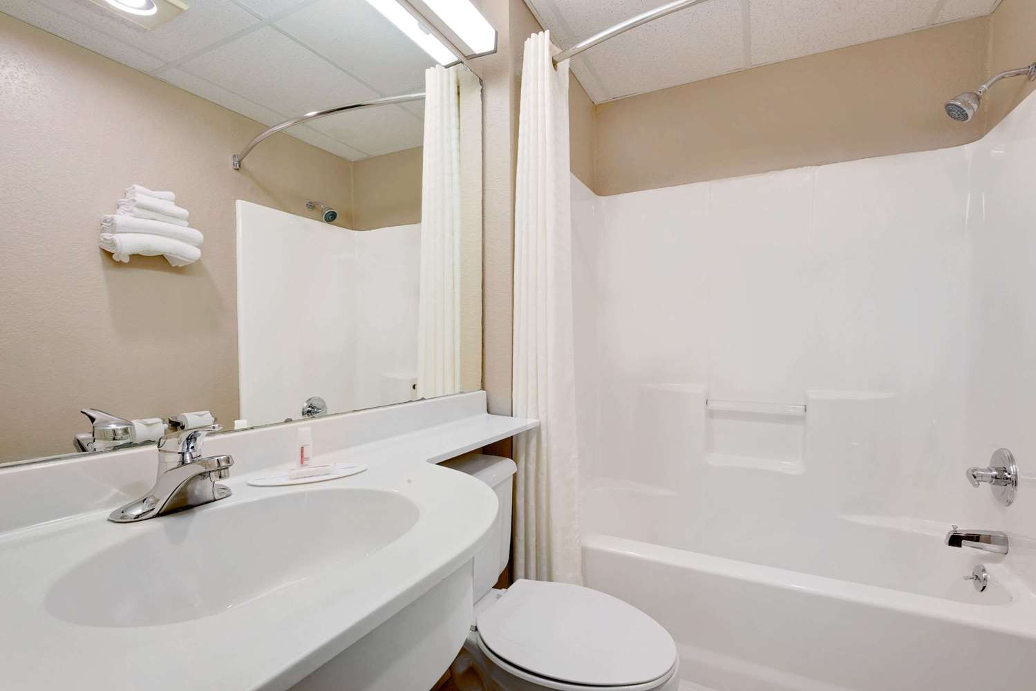 Microtel Inn And Suites Joplin 18/19