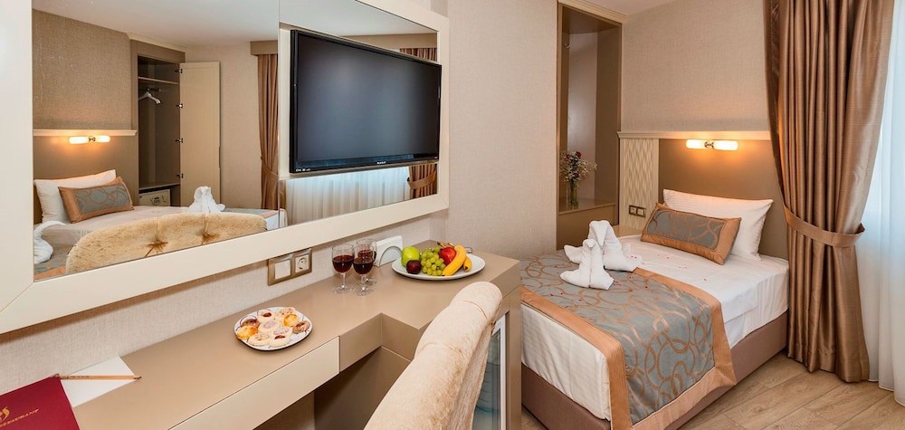 Marcello Hotel 34/65