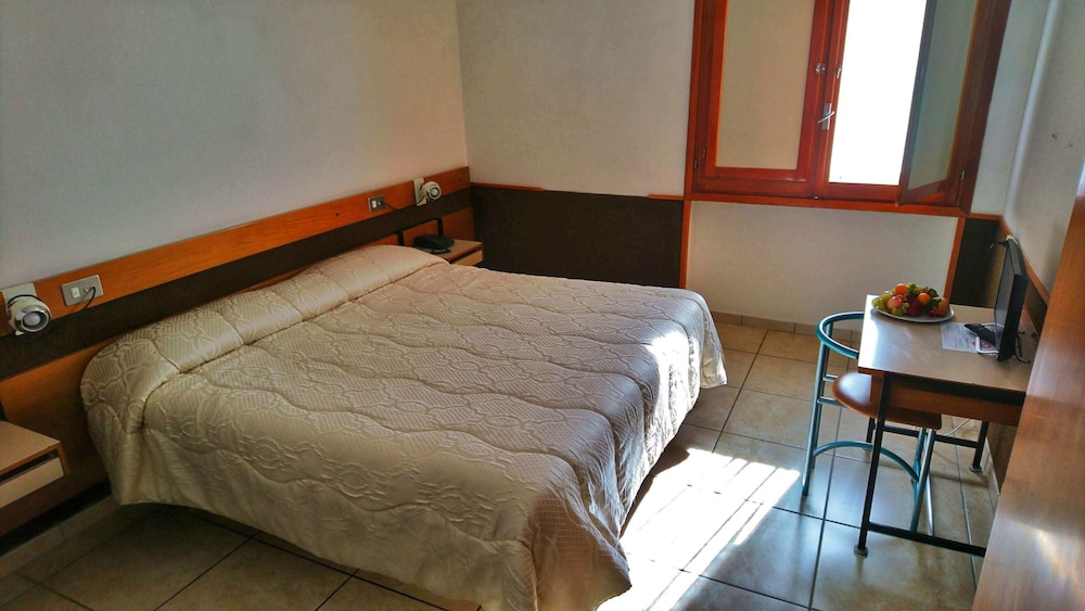 Hotel Holidays 21/54