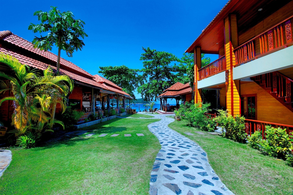 Havana Beach Resort 65/68