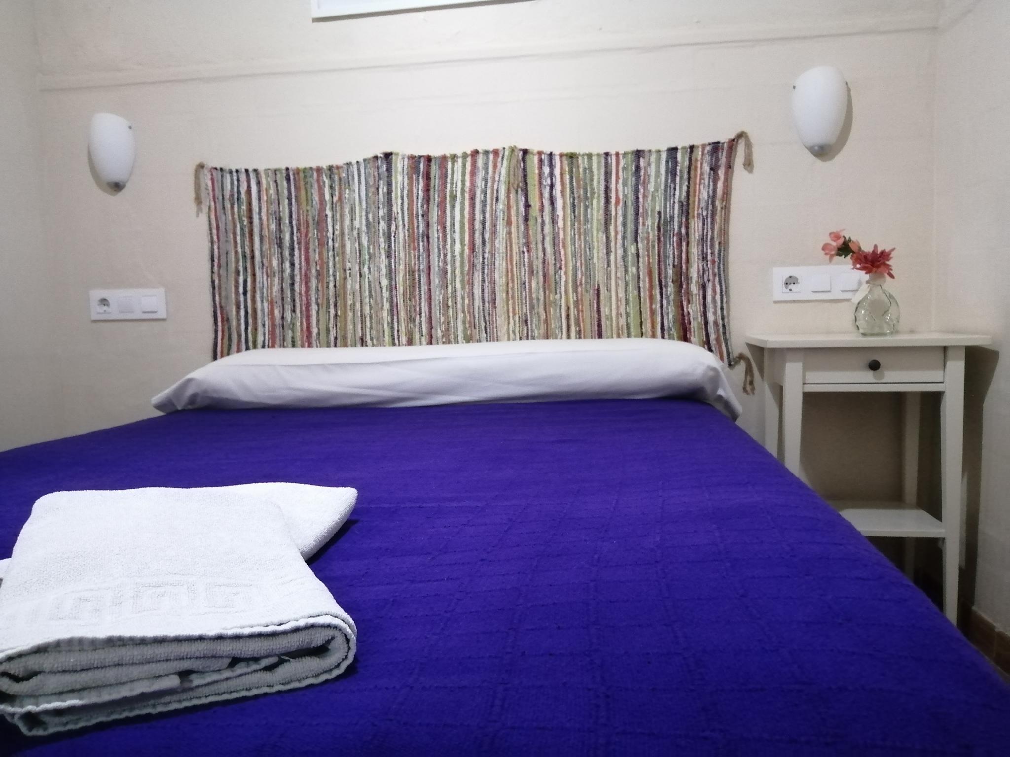Ind Eco, Economy, Double Bed