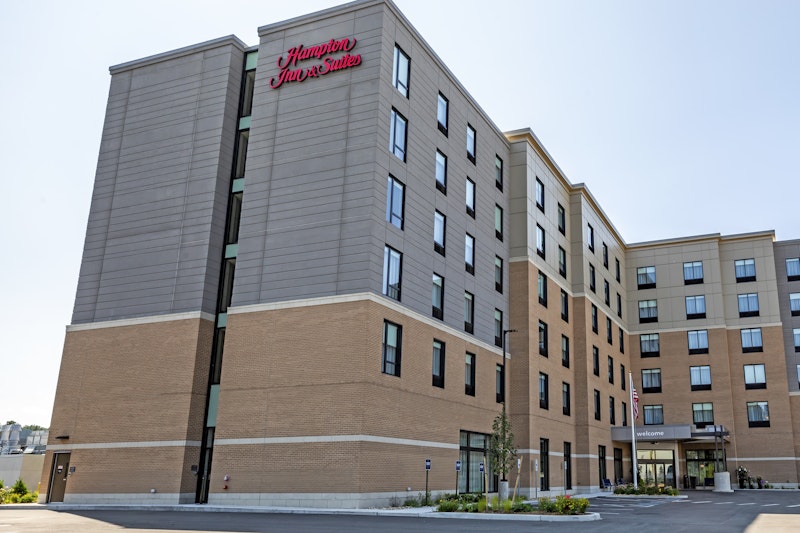 Hampton Inn & Suites Boston/Waltham 23/28