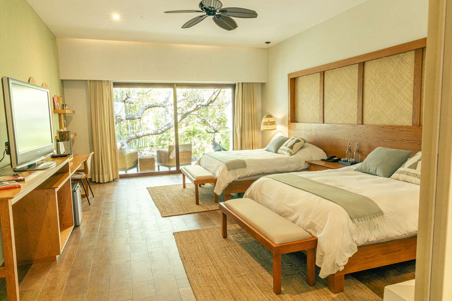 Deluxe, Twin Beds
