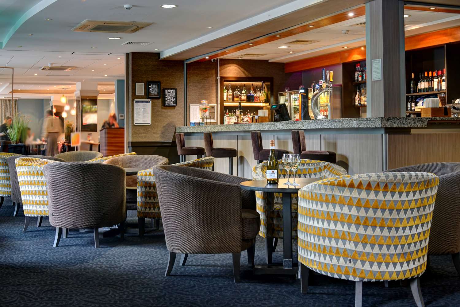 Manchester Altrincham Cresta Court Hotel 13/18