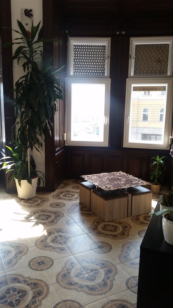 Omega Guesthouse Budapest 15/50