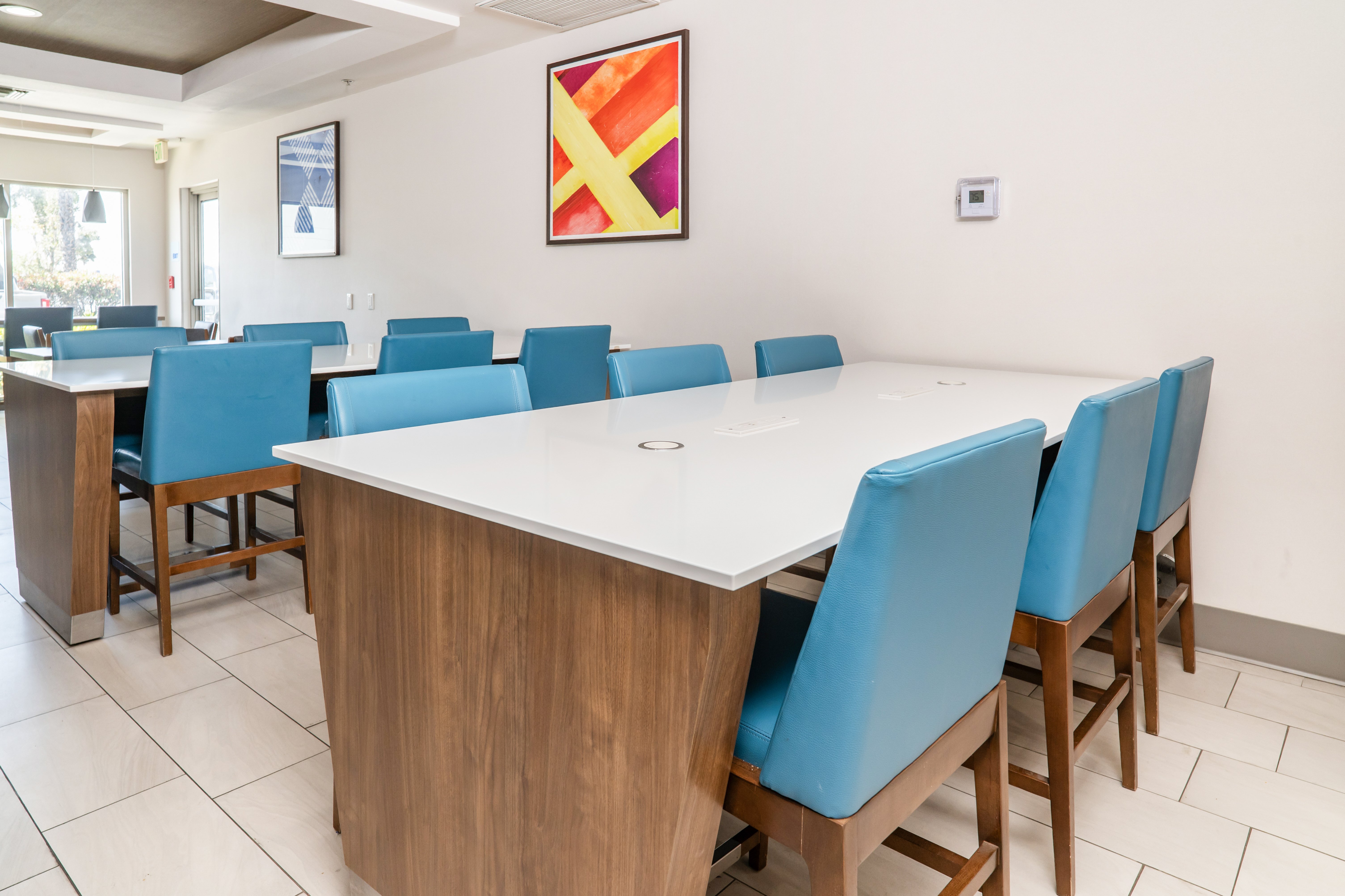 Holiday Inn Express Hotel Suites San Diego Otay 50/77