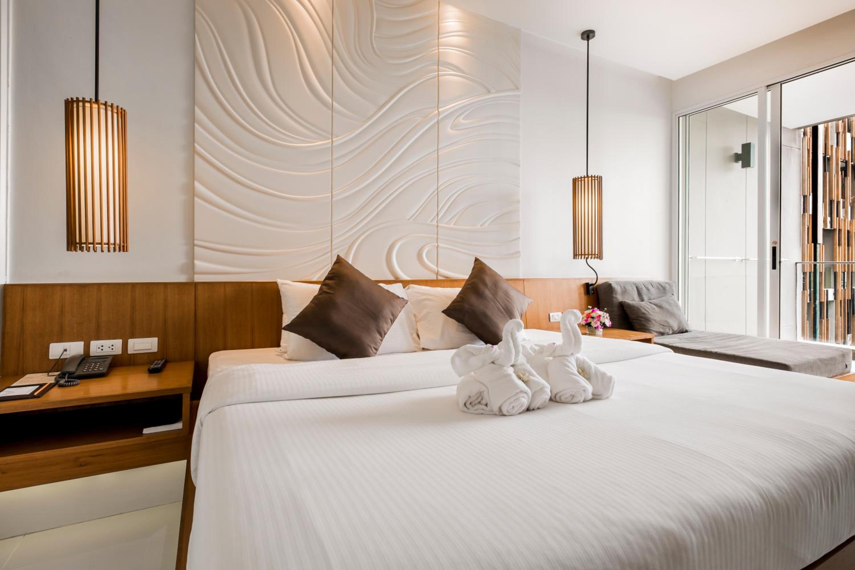 Room, Double or Twin Bed, Pool View, G Hua Hin Resort Mall 8/10