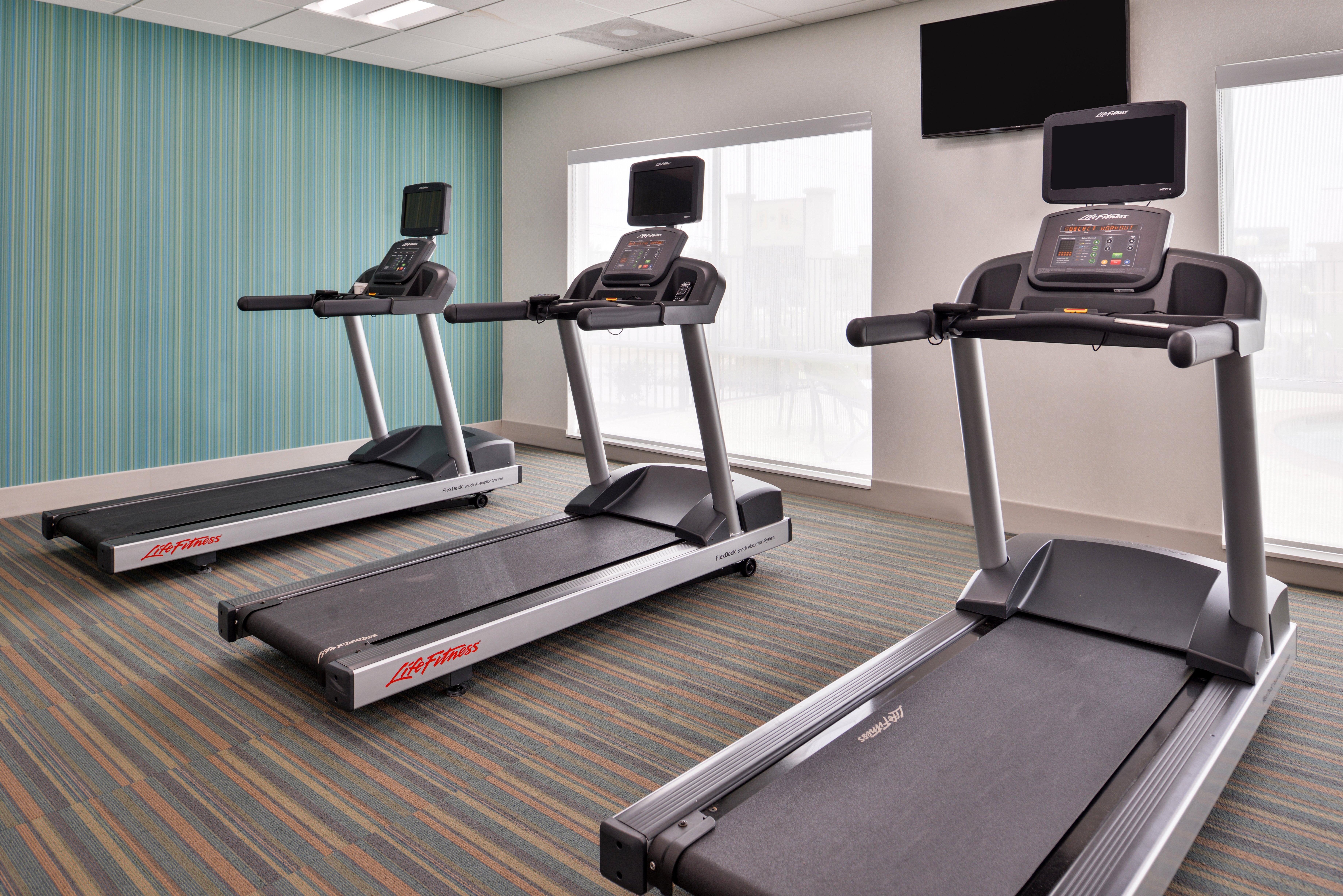 HOLIDAY INN EXPRESS EARLY 10/34
