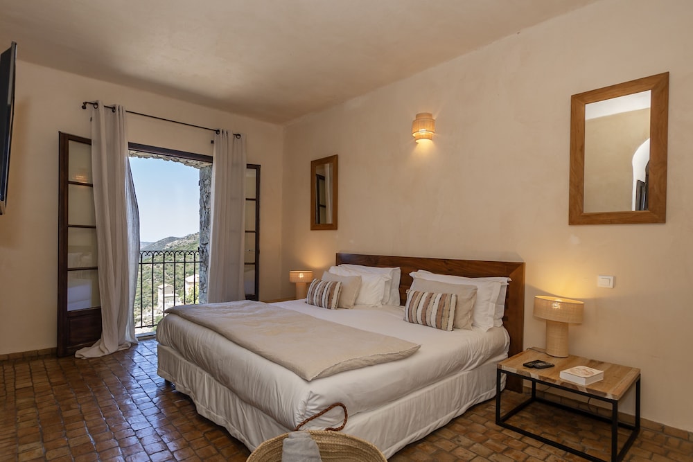 Hotel Case Latine 4/50