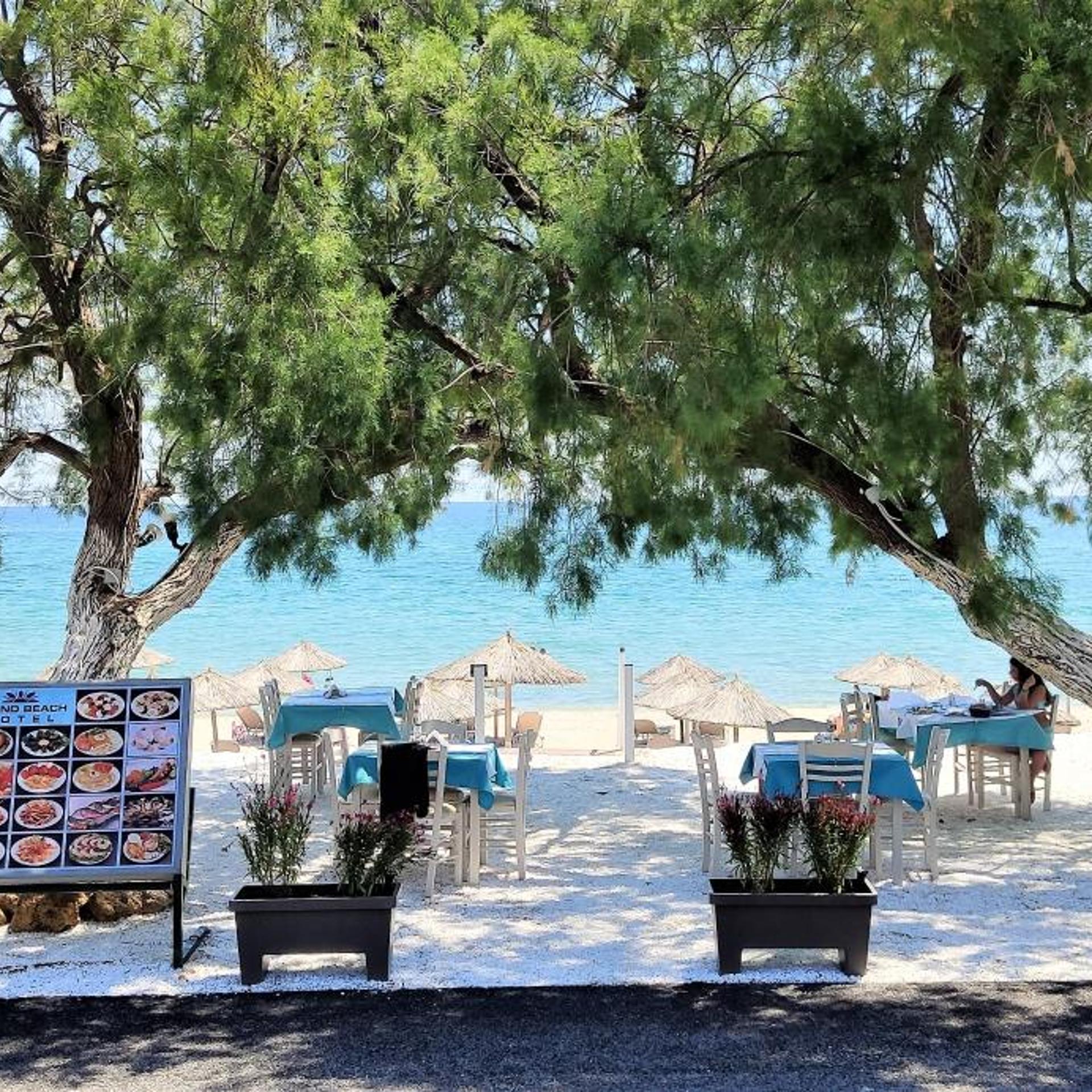 Grand Beach Hotel 61/67