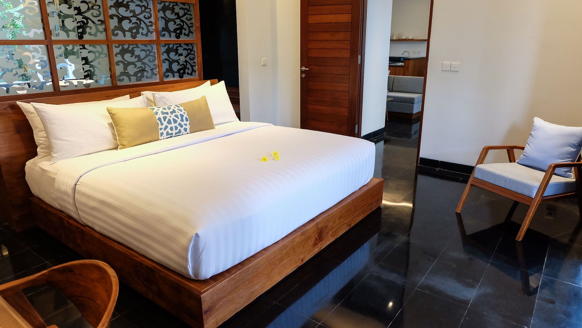 2 Bedrooms, Pool, Villa, 1 King and 1 Single Beds