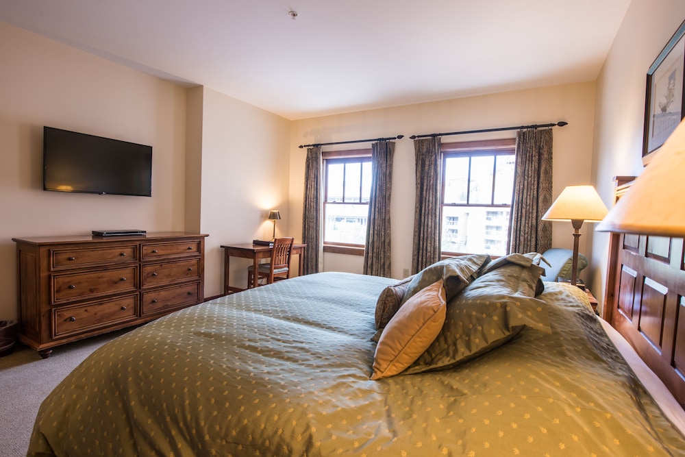 The Lodge At Mountaineer Square 14/34