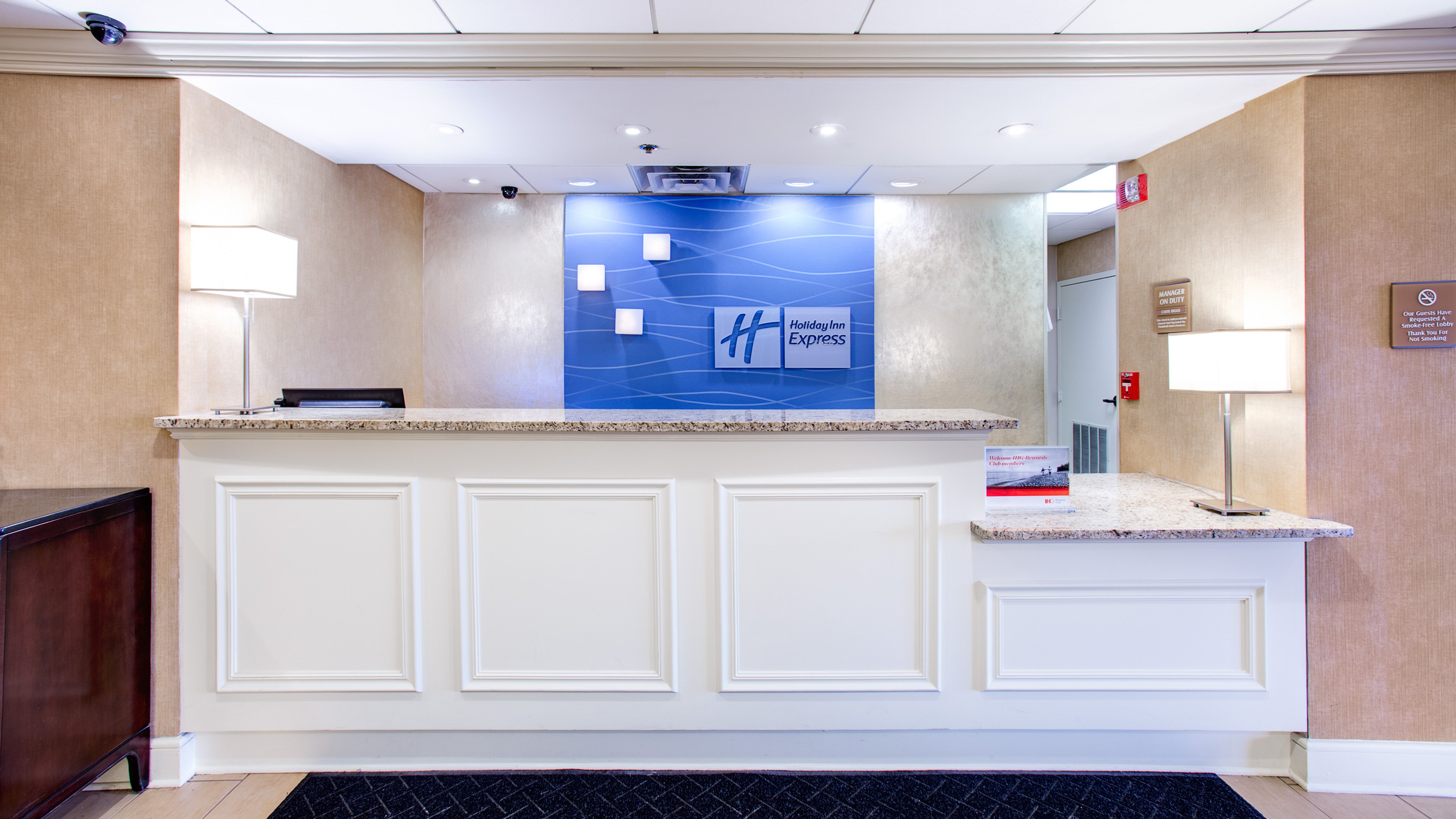 Holiday Inn Express Indianapolis Airport 10/80
