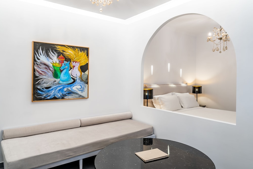 Marvarit Suites 7/50