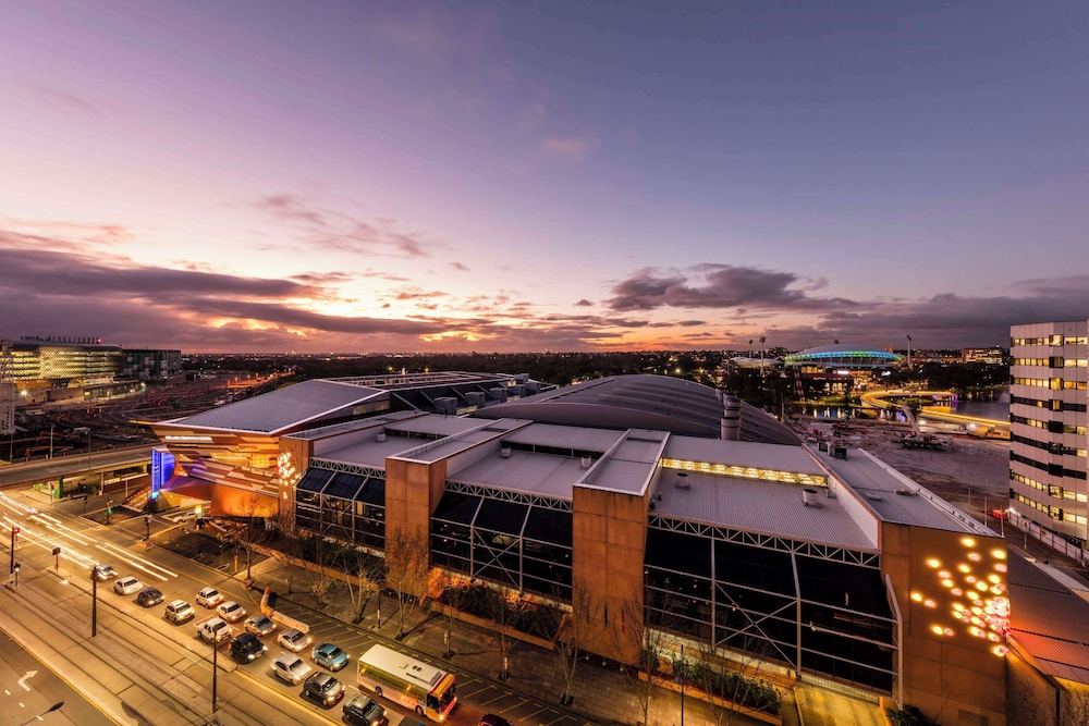 Oaks Adelaide Horizons Suites 3/70