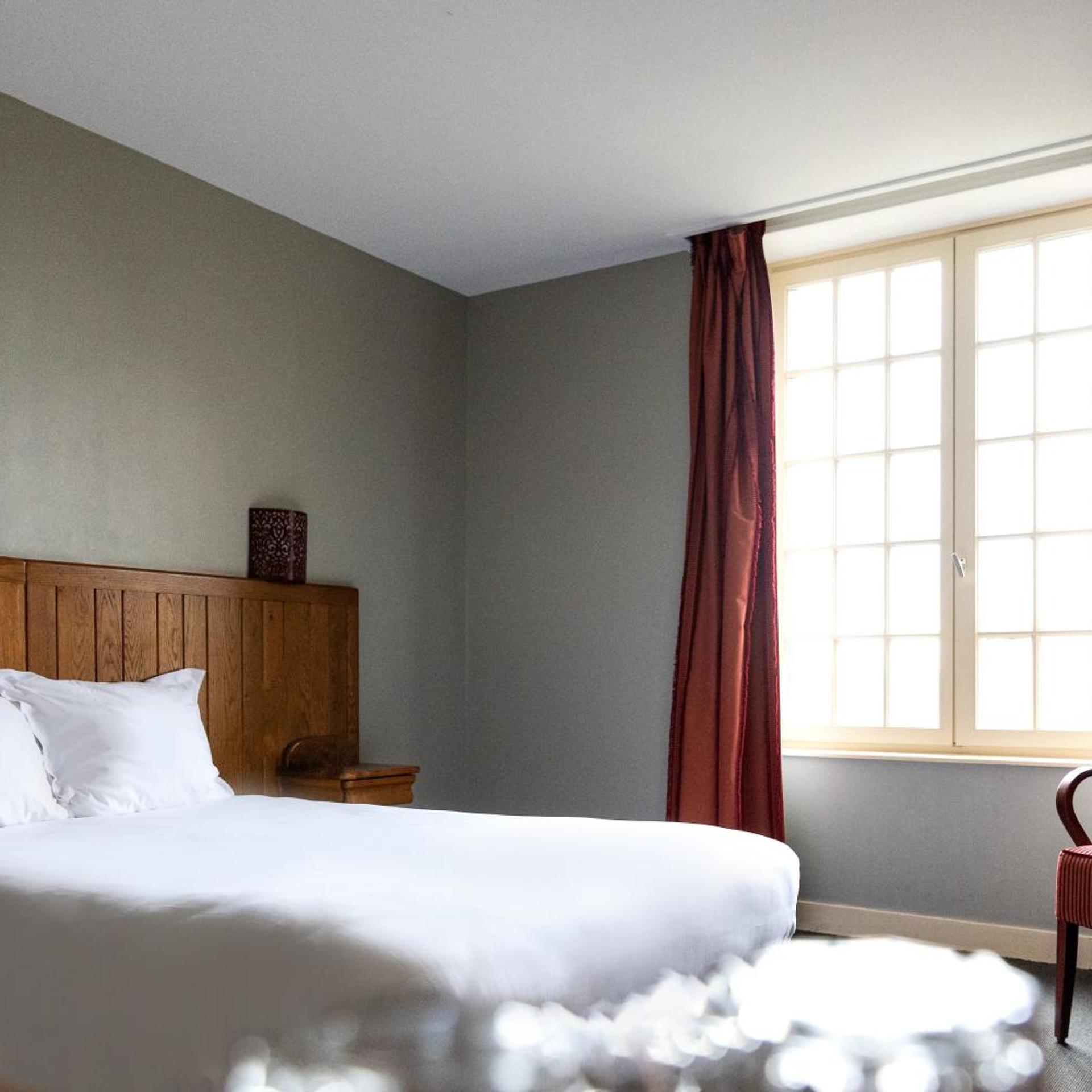 Red House, Double or Twin Bed, Bay Mont Mountain View