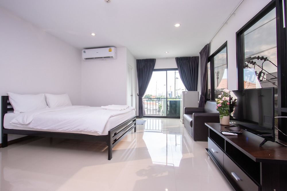 Baan Paknam Hotel 11/26