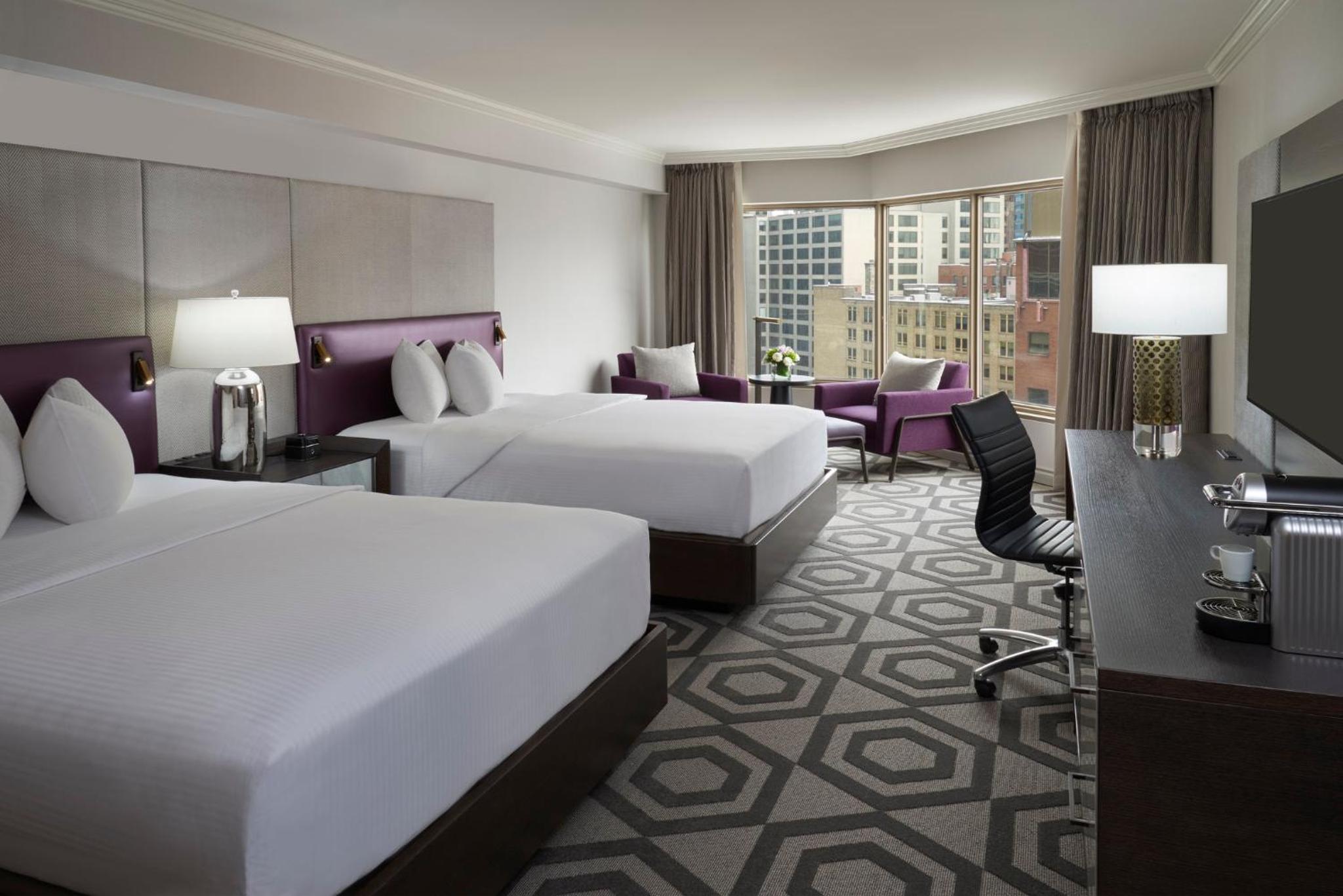 غرفة بريميوم بسريرين منفصلين مع دخول الصالة، INTERCONTINENTAL TORONTO CENTRE 2/5