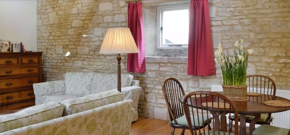 Aylworth Manor 31/50
