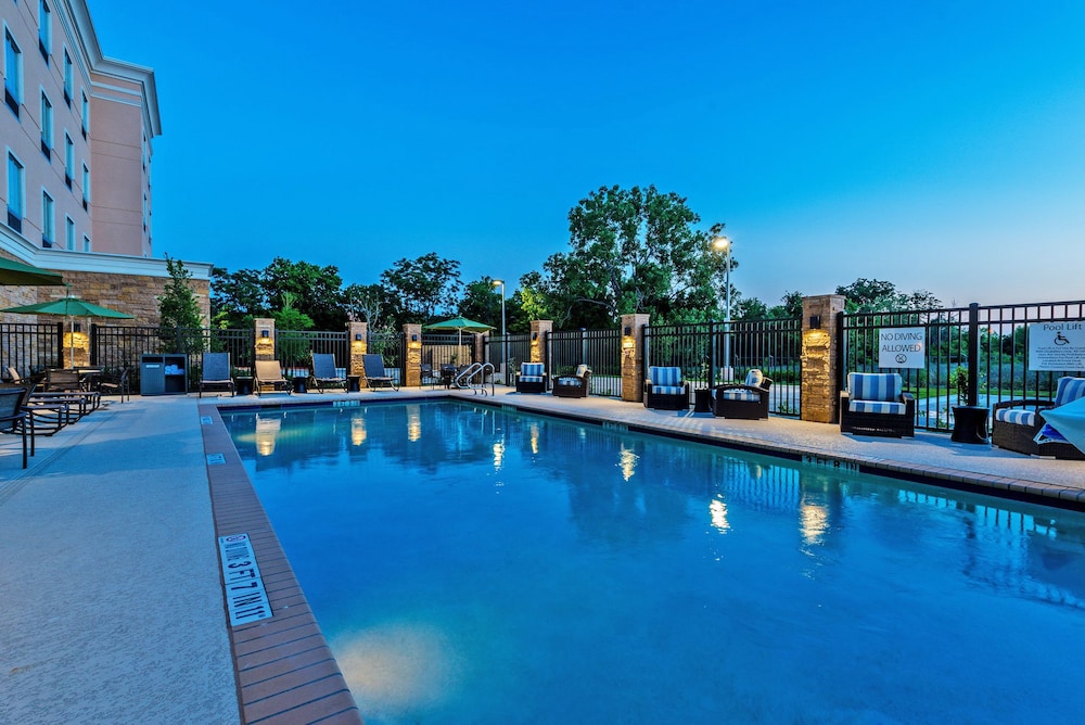 Holiday Inn Austin Airport 1/58