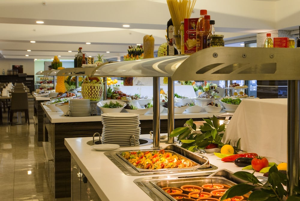Avena Resort and Spa Hotel 54/68