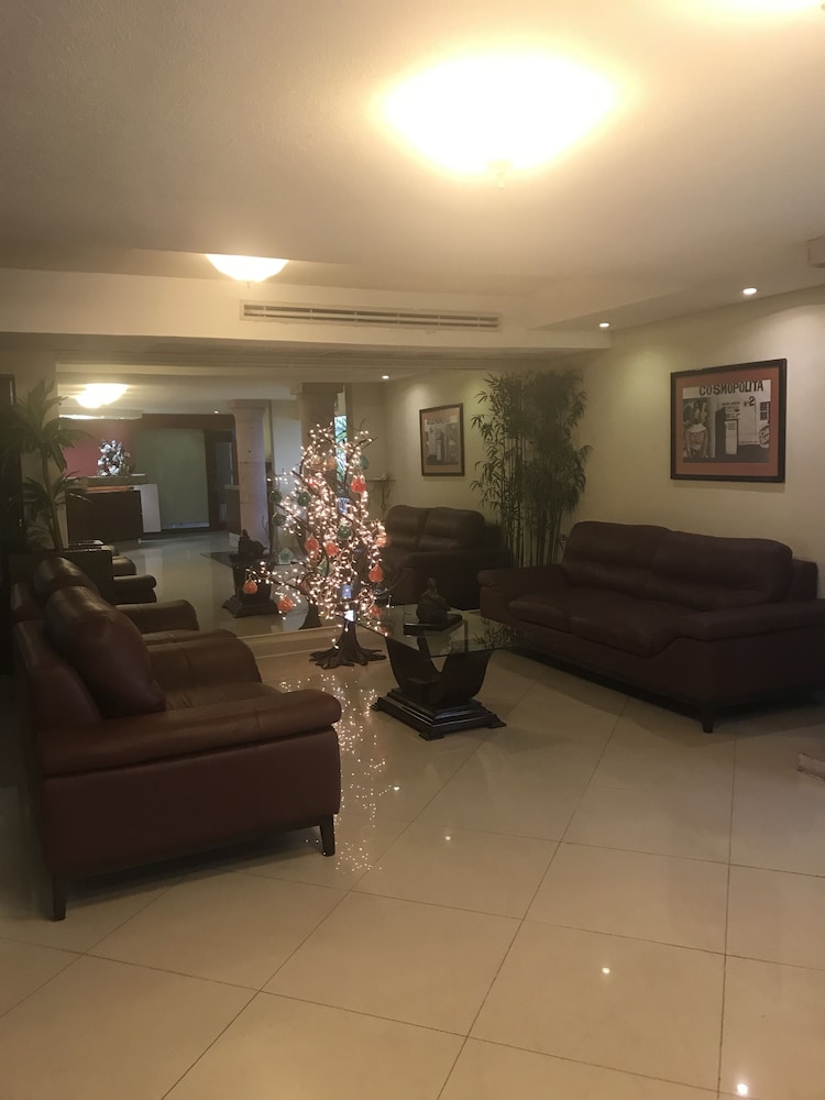 Quinta Dorada Hotel and Suites 25/34