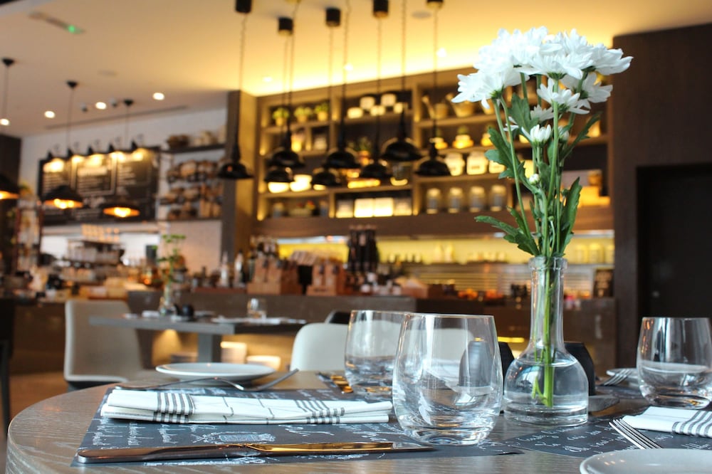restaurant cafeteria