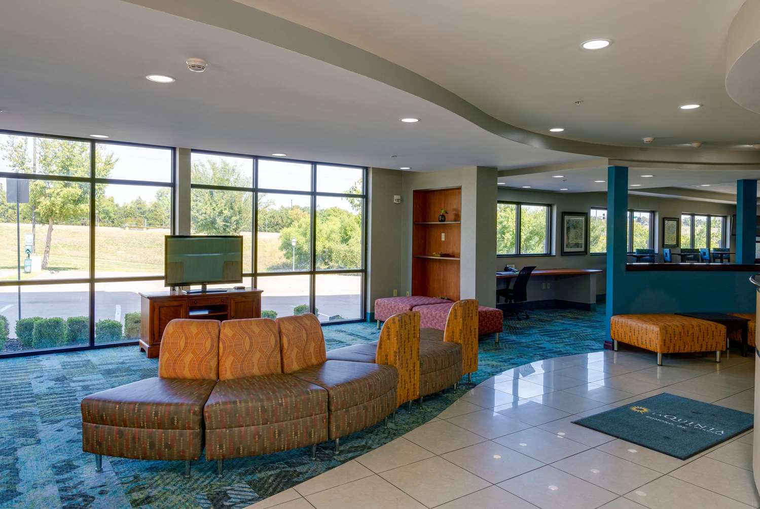 La Quinta Inn and Suites by Wyndham Edmond 18/29