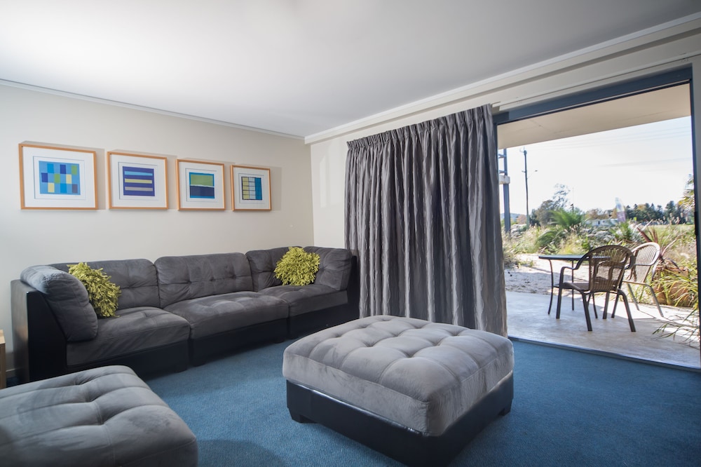 Corrigans Cove 31/42