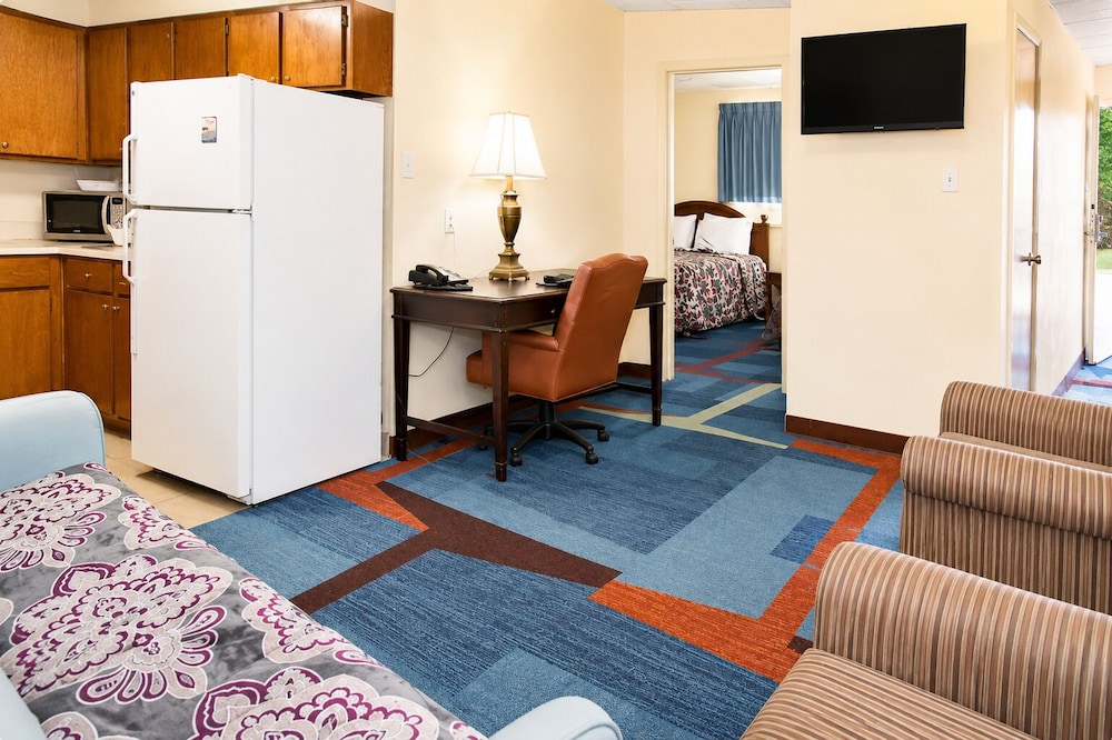 Extended Stay Snyder 38/51