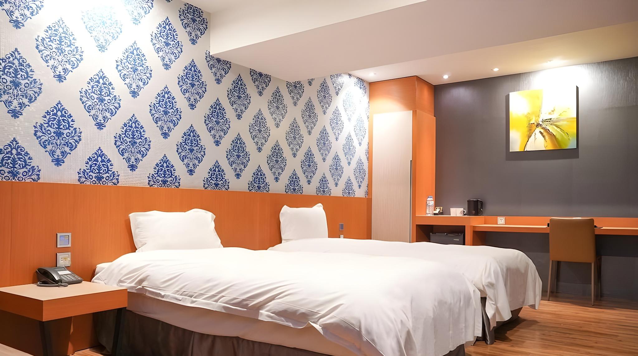 Economy, 2 Double Beds, No Window