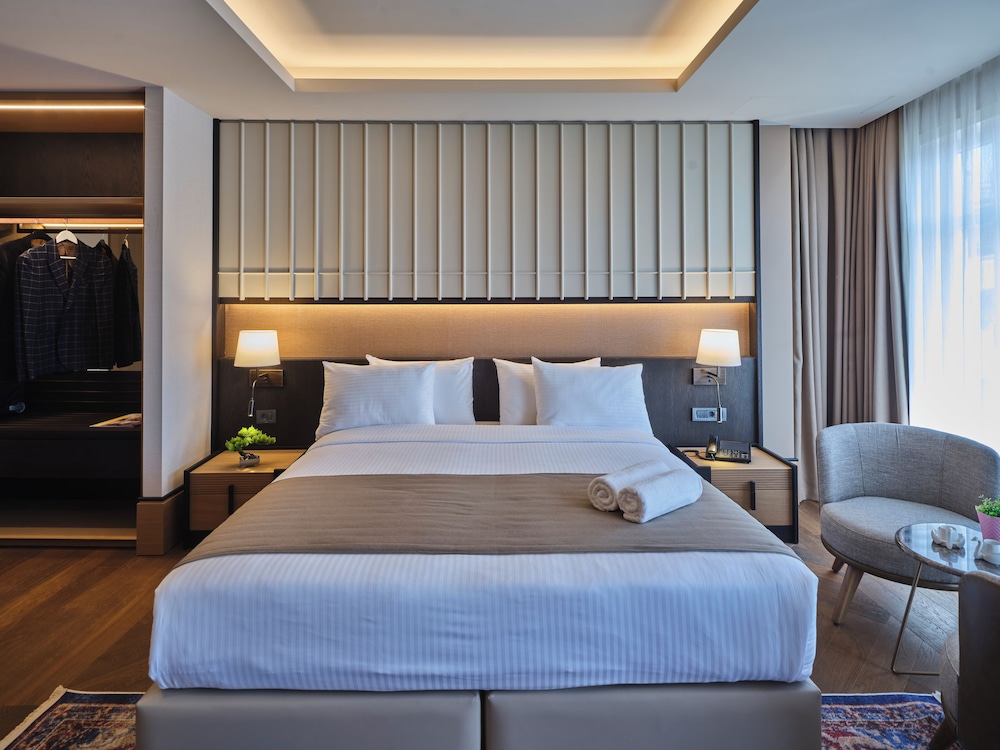 Four G Hotel 11/50