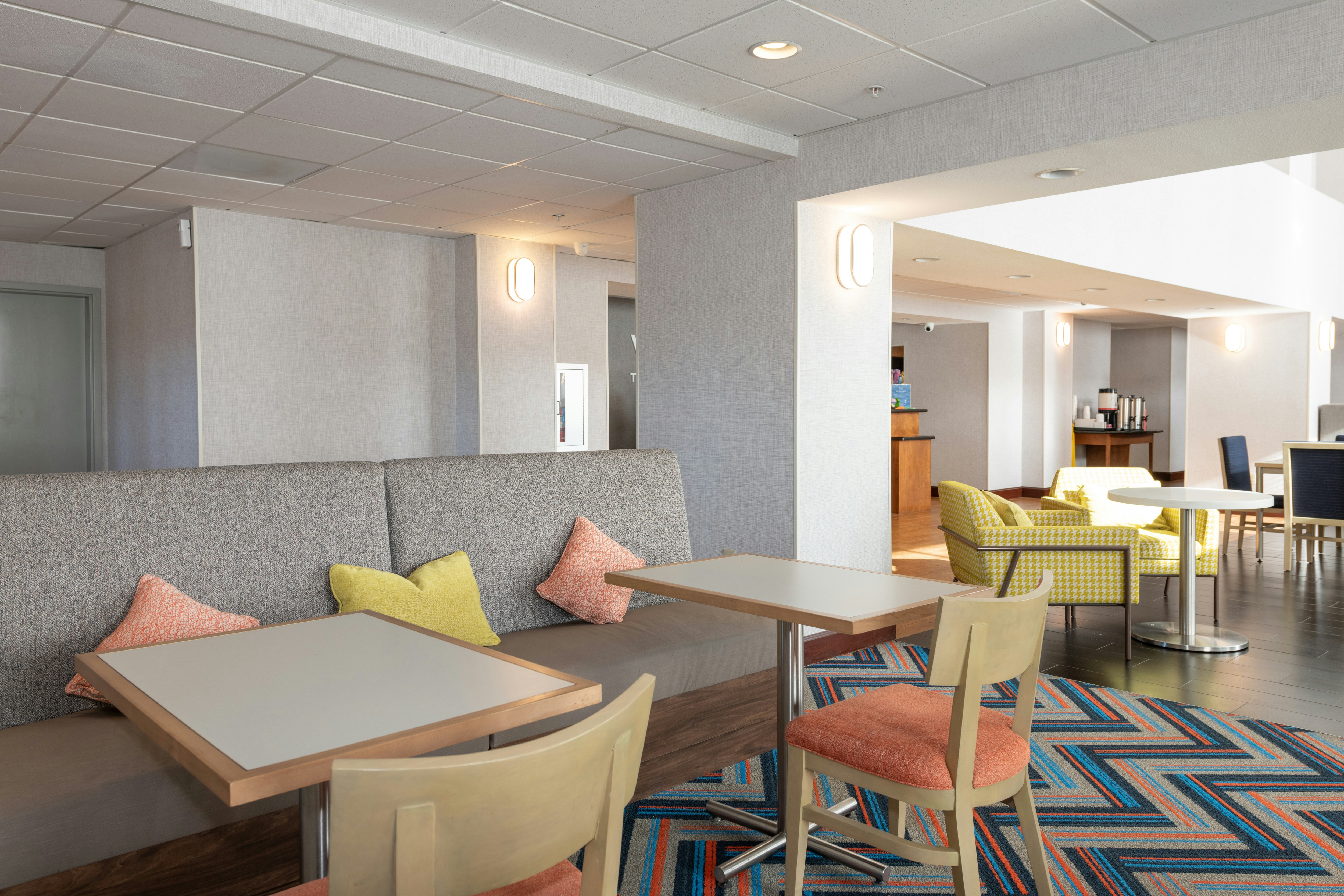 Hampton Inn Suites Pittsburg Ca 16/25