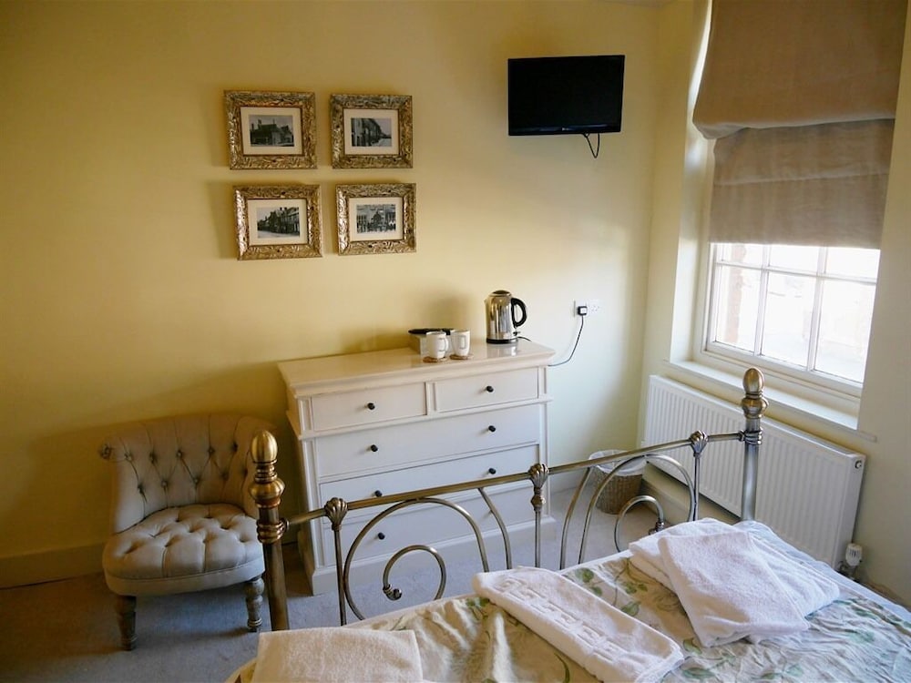The Saracens Head Hotel 23/37