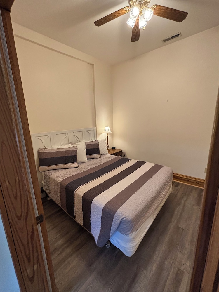 Hermann Crown Suites 27/75