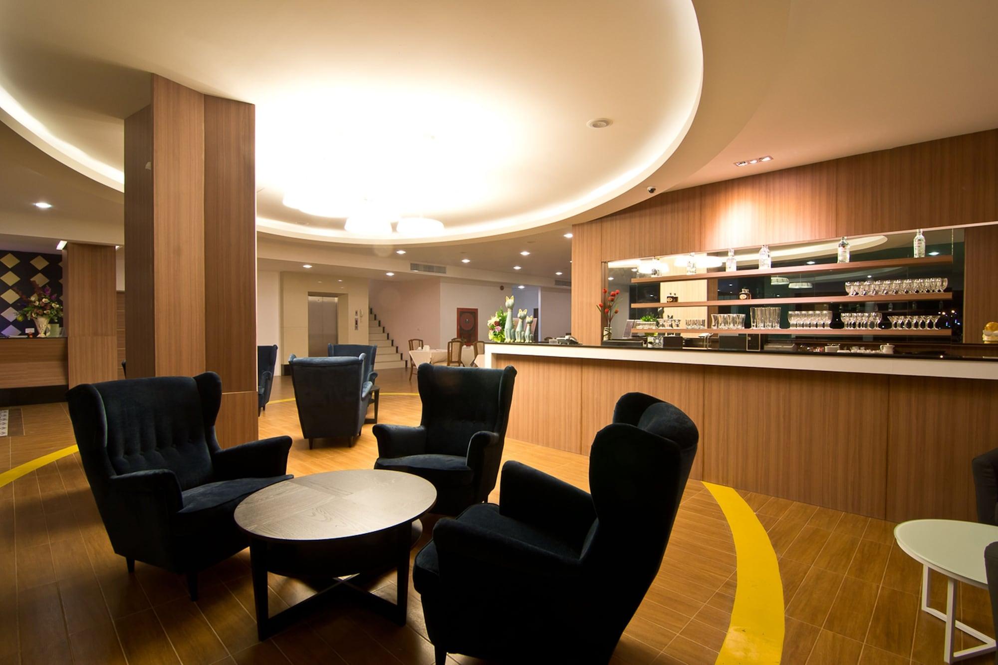 Tevan Jomtien Pattaya 38/50