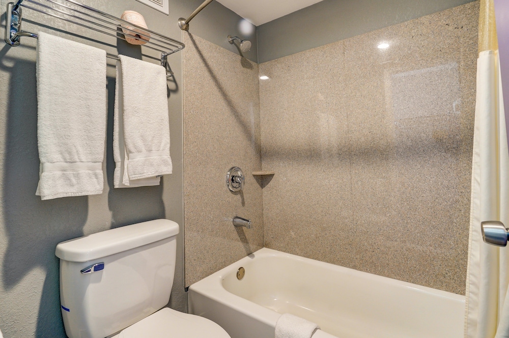BUDGET INN ELLIJAY 36/37