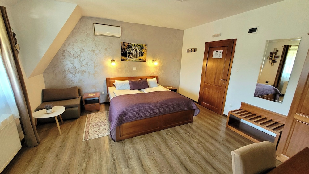 Plitvice Lakes Villa Prica 25/50