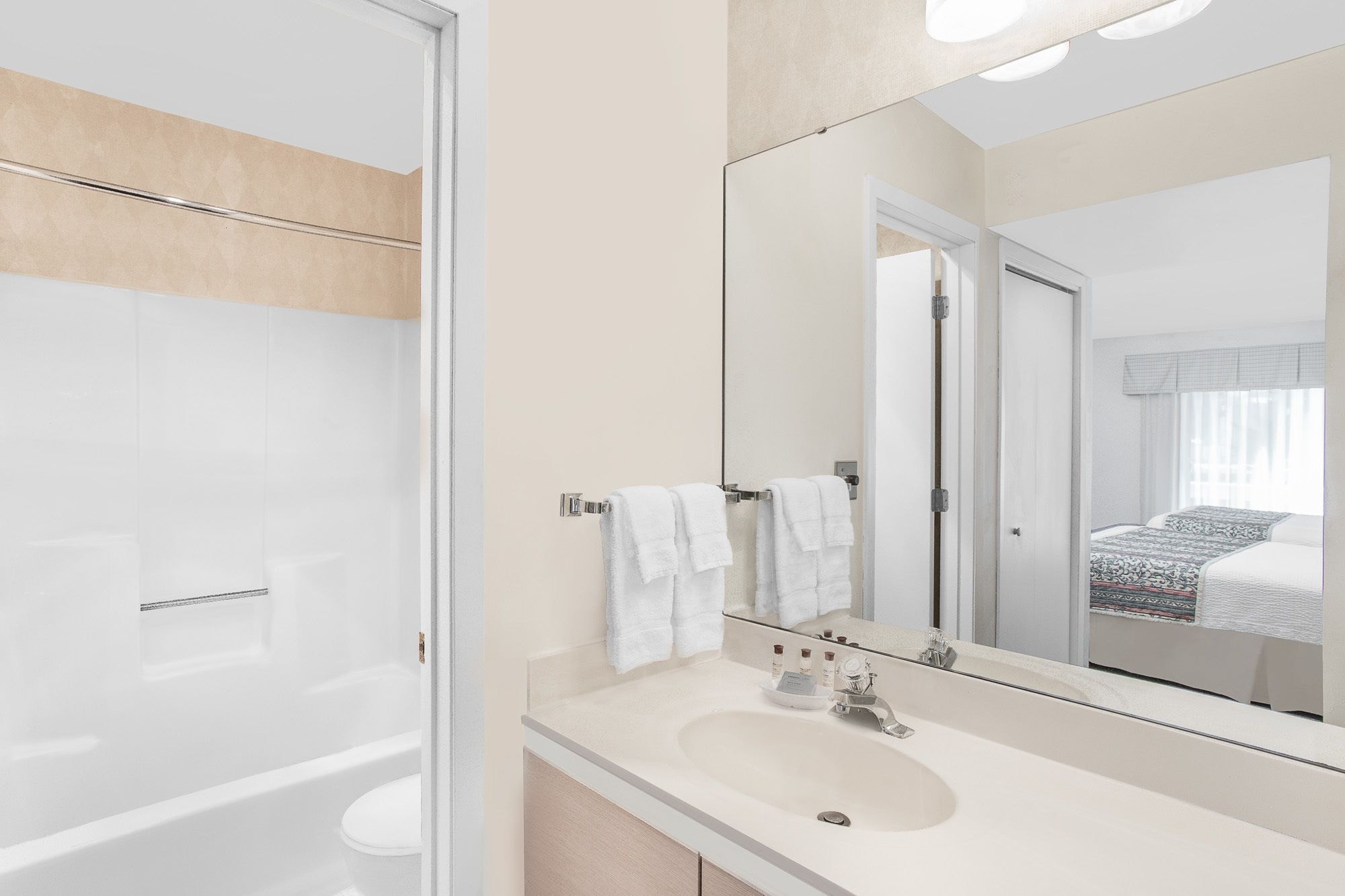استوديو بسرير كوين لذوي الإعاقة، Hawthorn Suites by Wyndham Green Bay 3/4