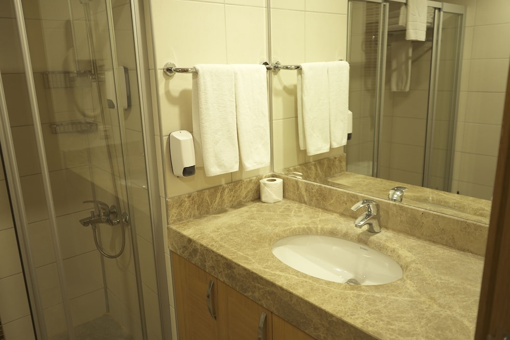 Sirma Hotel 47/50