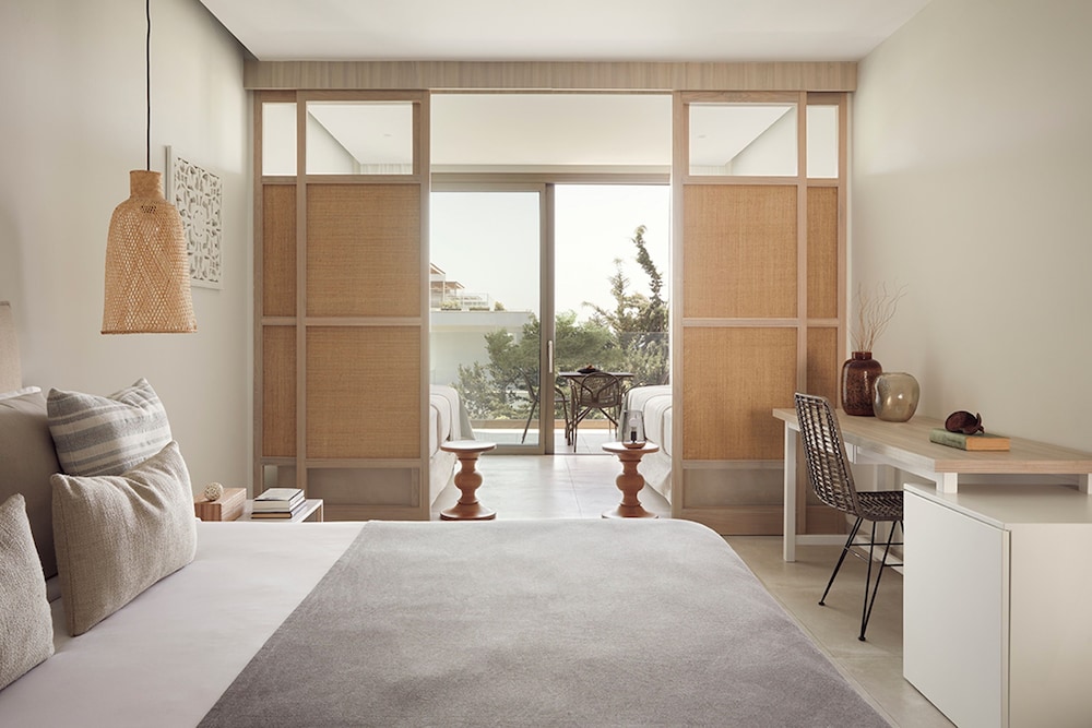 JUNIOR SUITE, INLAND VIEW
