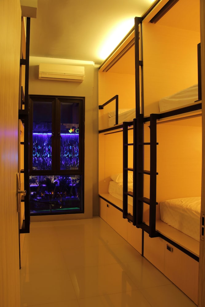 Bali Caps Hostel 12/26