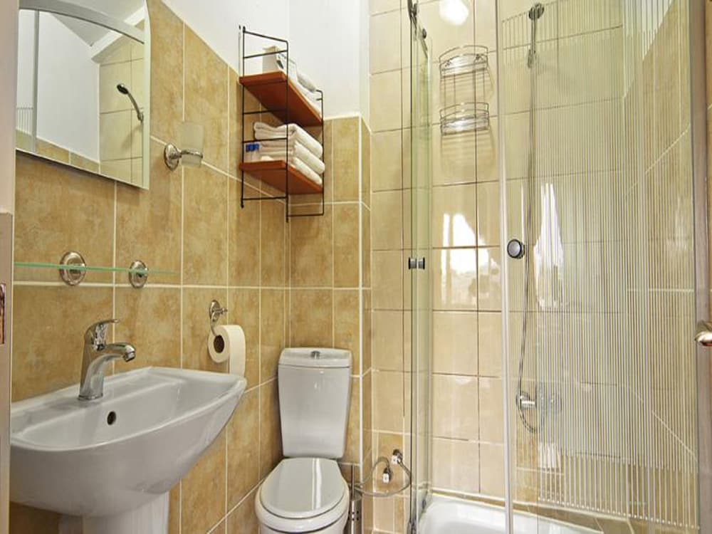 Modern Sultan Hotel 41/49