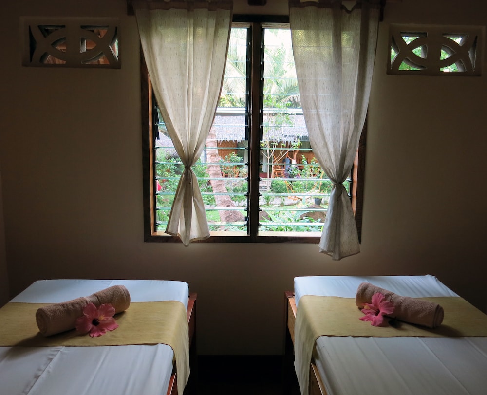 Camiguin Volcan Beach Eco Retreat Dive Resort 24/68