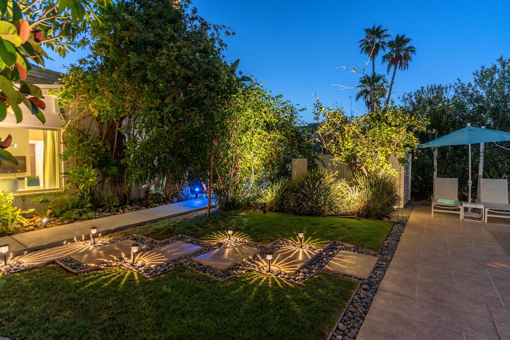 BelleVue Oasis-Palm Springs - Adults Only 53/62